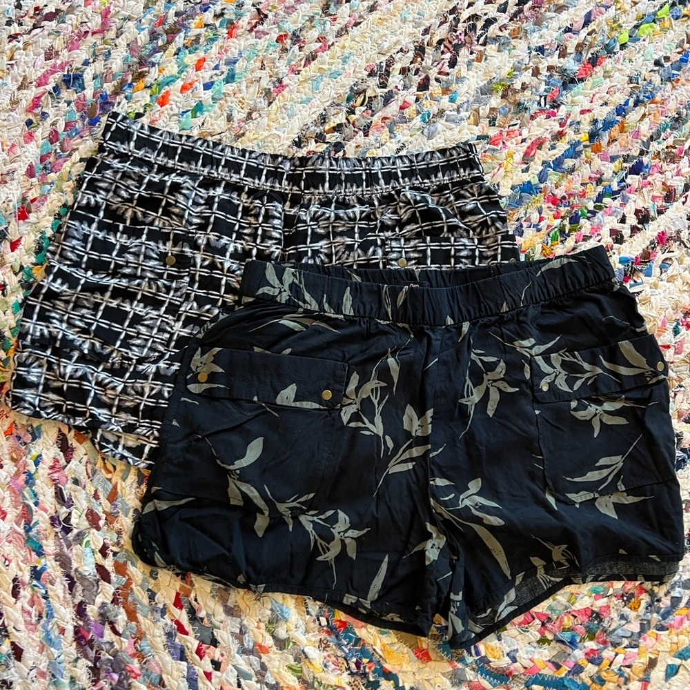 Pair of Gap women’s lightweight shorts size medium